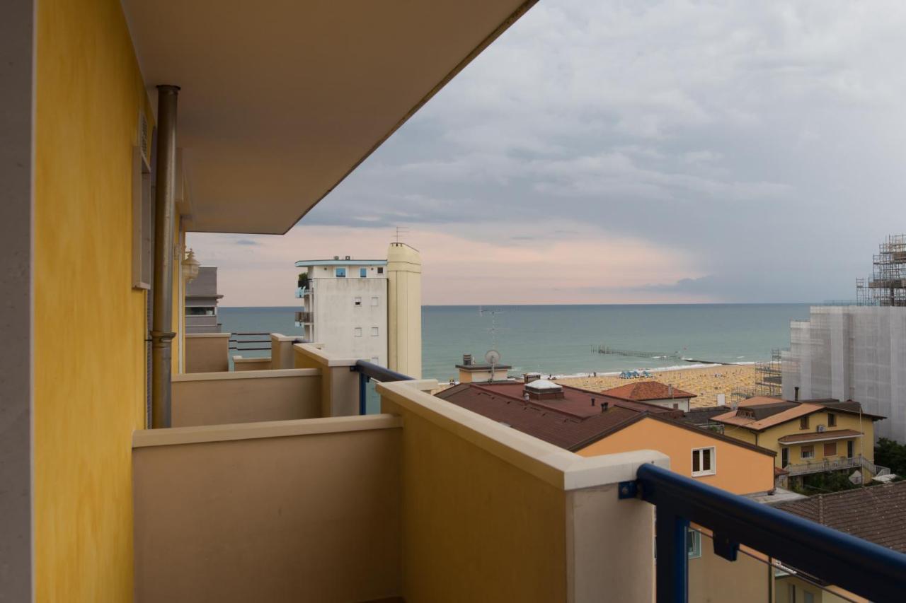 Hotel Brioni Mare Lido di Jesolo Esterno foto