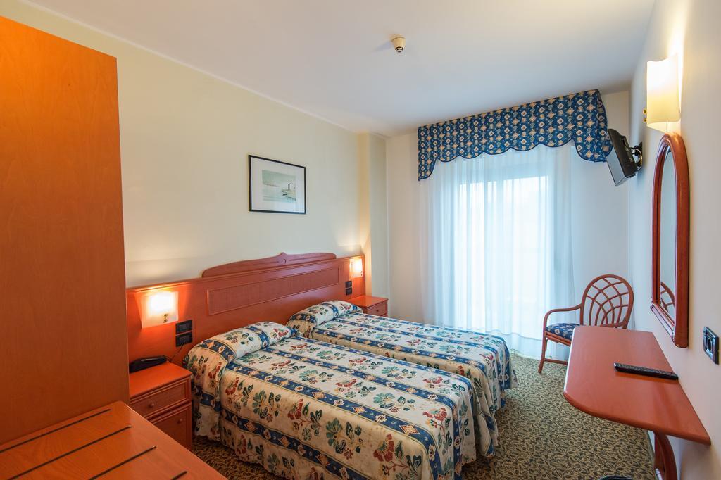 Hotel Brioni Mare Lido di Jesolo Esterno foto